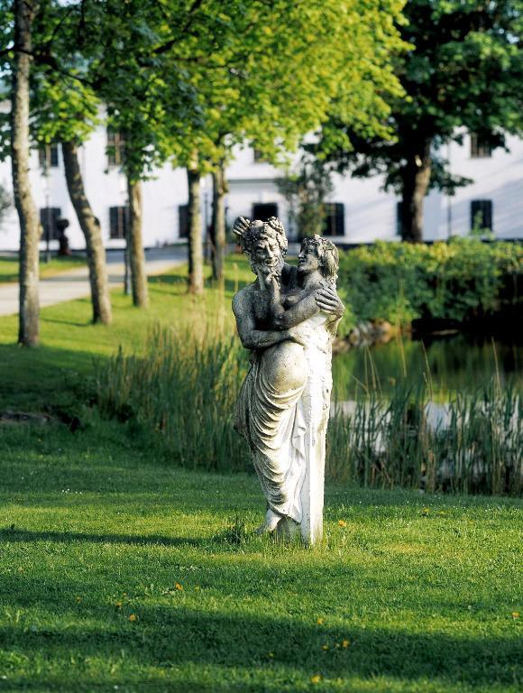 Haringe Slott Hotel Vasterhaninge Exterior photo