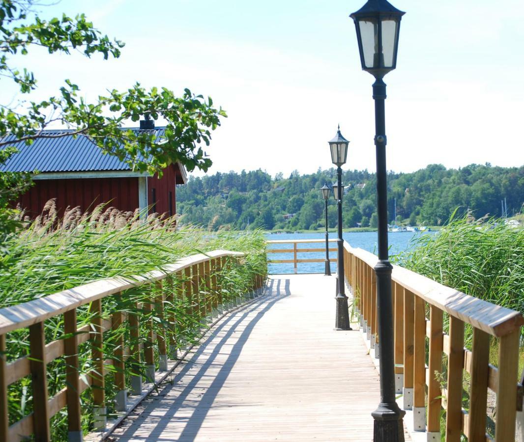 Haringe Slott Hotel Vasterhaninge Exterior photo